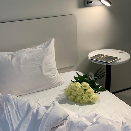 Ultramarinn Hotel Одесса Экстерьер фото